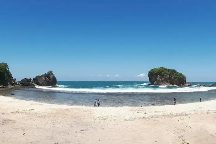Jungwok Beach in Gunungkidul A Favorite Vacation Spot with Pristine Natural Beauty
