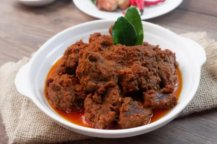 Traditional Padang Dishes with Authentic Flavors, the Best Choice for Indonesian Food Lovers