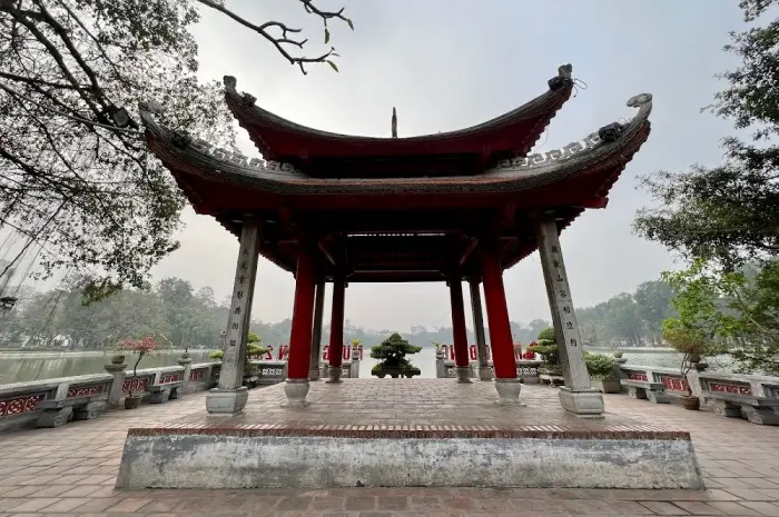Ngoc Son Temple